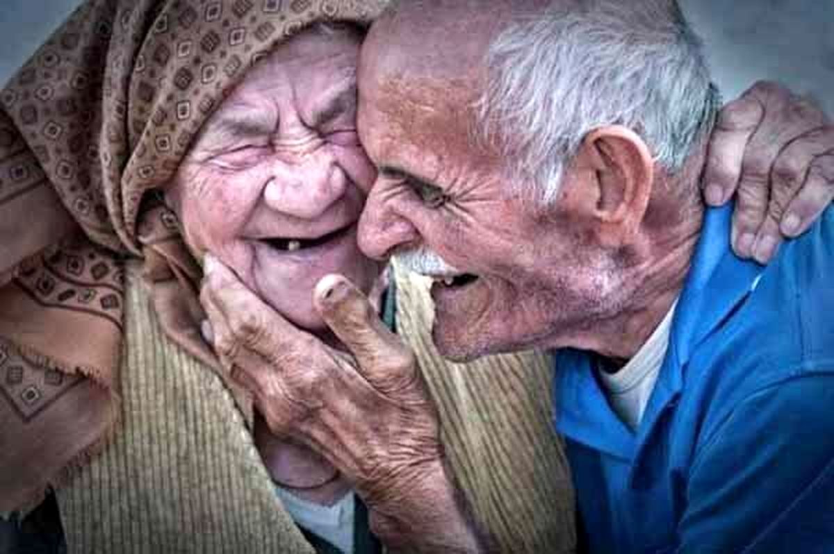 تصویری جالب از یک «زوج سالمند و عاشق ایرانی»